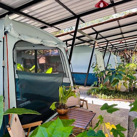 Tropical Hostel パヤム島 エクステリア 写真