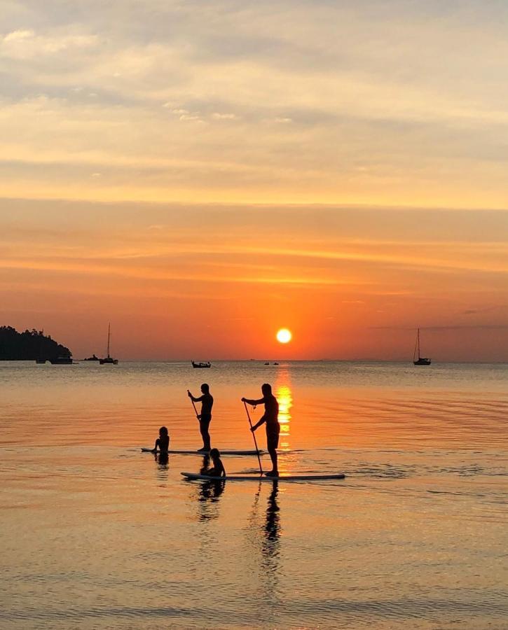 Tropical Hostel パヤム島 エクステリア 写真
