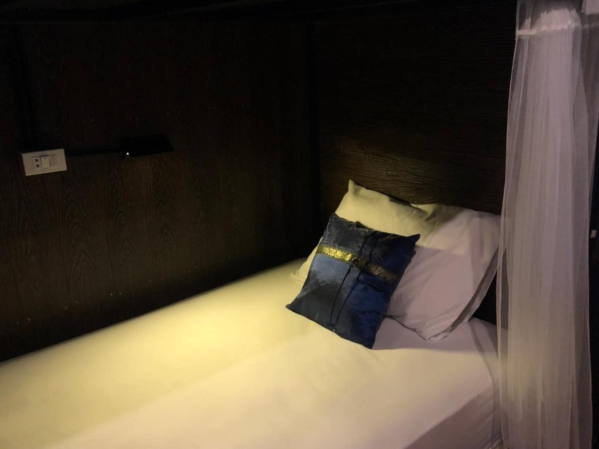 Tropical Hostel パヤム島 エクステリア 写真